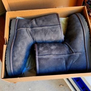 Ugg classic short boots